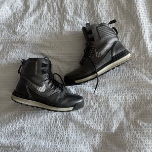 Nike Men's Charcoal and Black Snow Boots